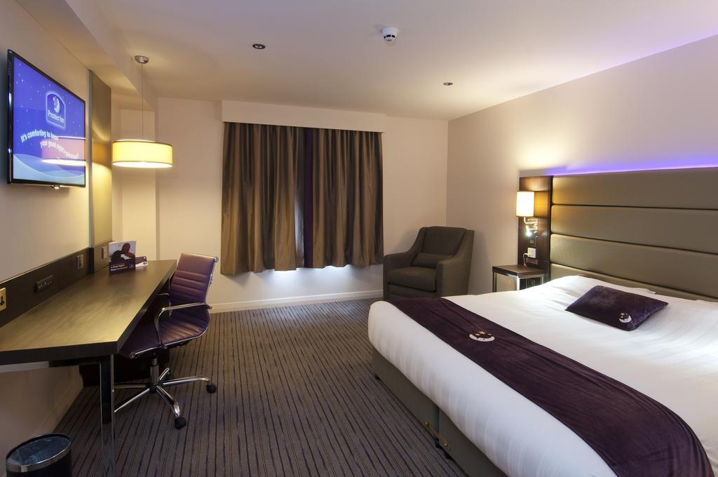 Premier Inn Aberdeen Airport - ダイス 部屋 写真